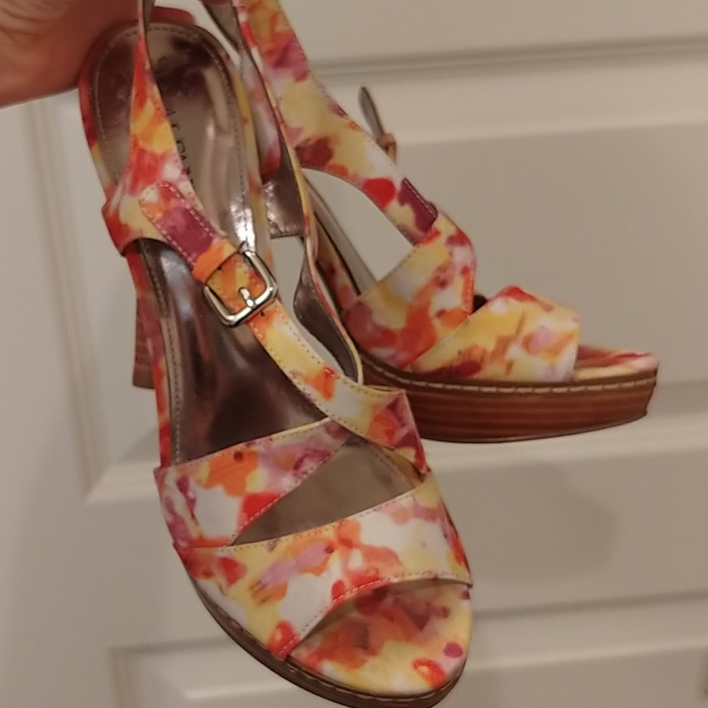 Spring Heels - Picture 3 of 3